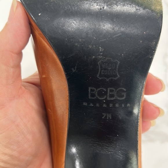 BCBG MaxAzria square toe heels size 7 - Picture 7 of 8